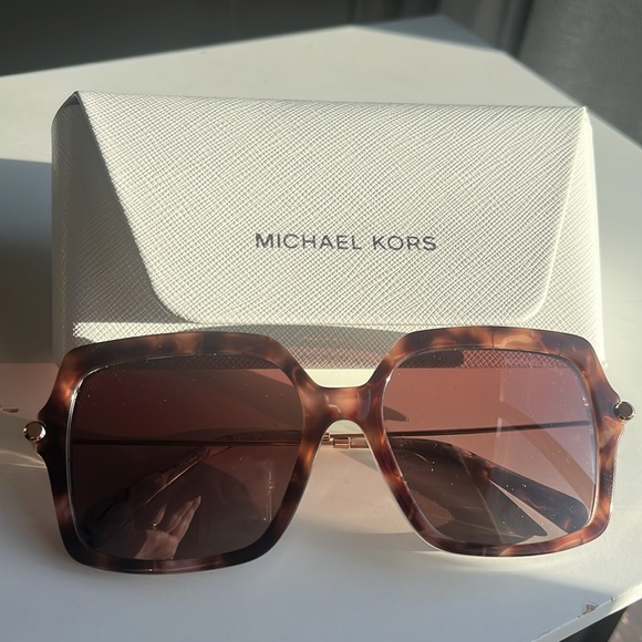 NEW Michael Kors Tortoise Shell Sunglasses - Picture 1 of 16